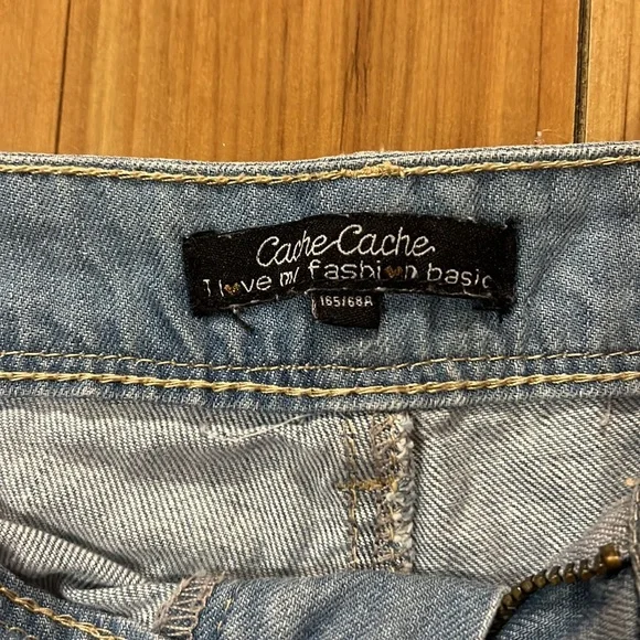 Cache Jean shorts - Picture 2 of 4